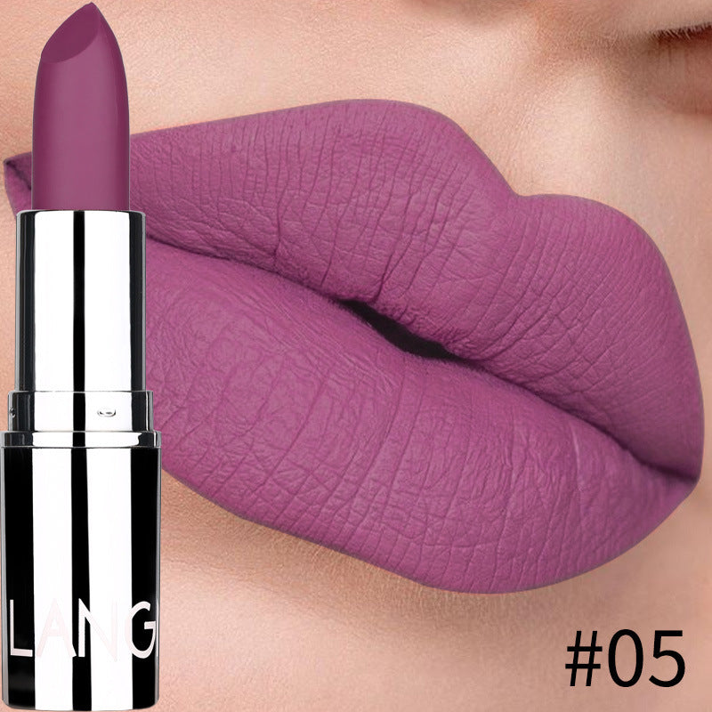 Moisturizing matte lipstick