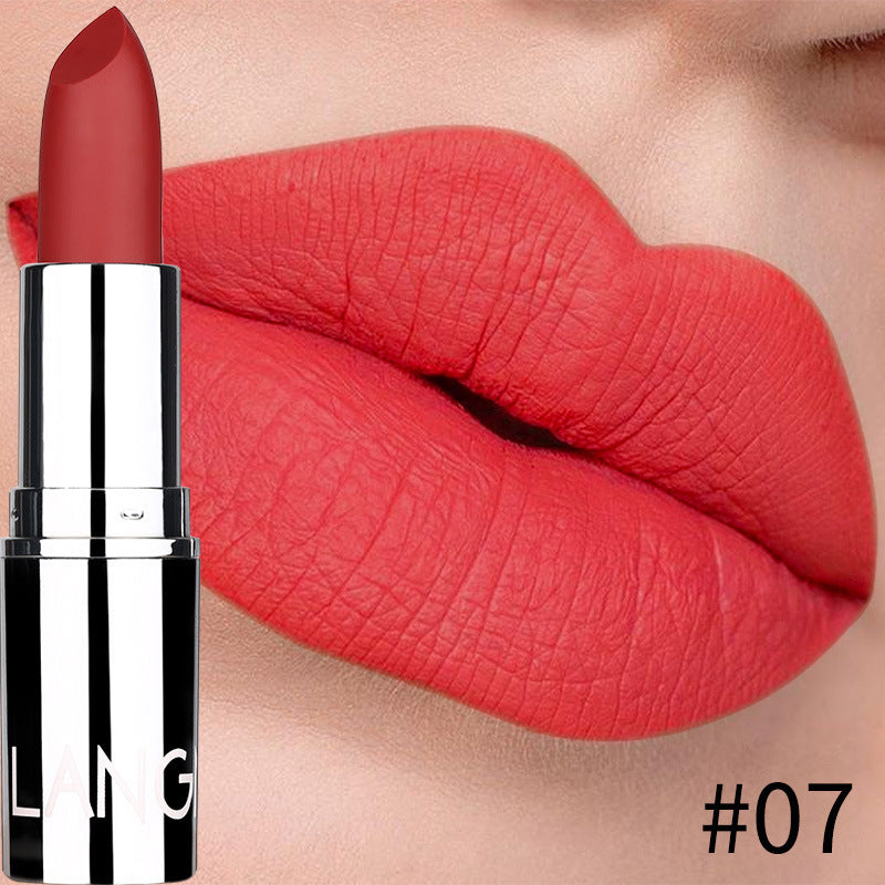 Moisturizing matte lipstick