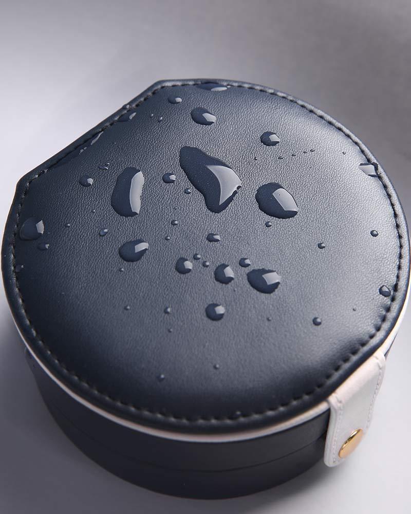 Portable jewelry box