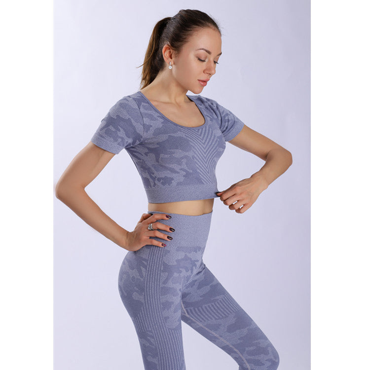 Seamless Fitness Hip-Lifting Pants And Short-Sleeved Yoga Suit