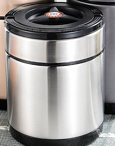 Vacuum insulation portable lunch box