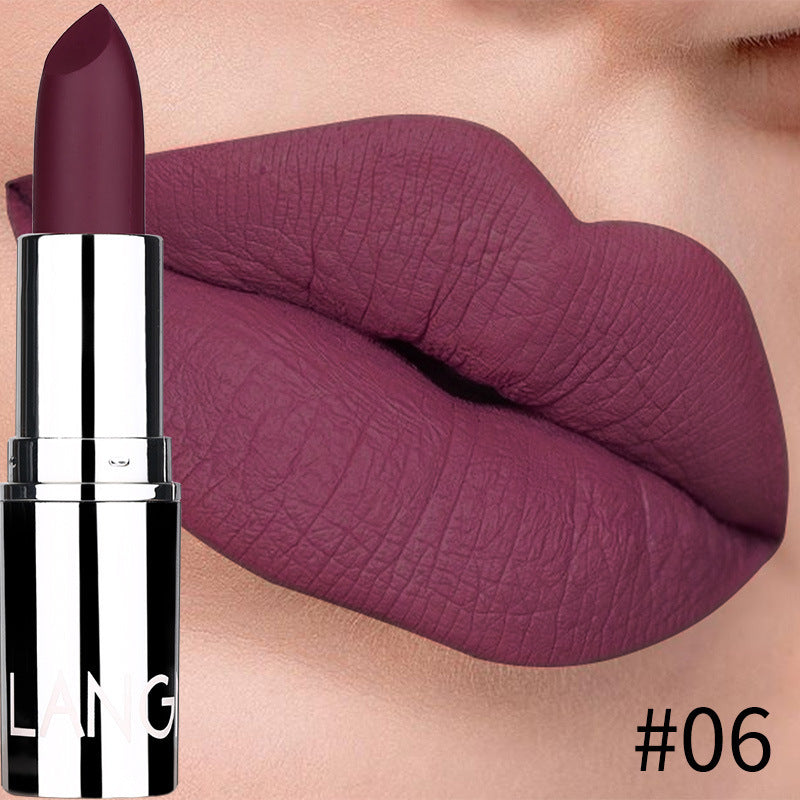 Moisturizing matte lipstick
