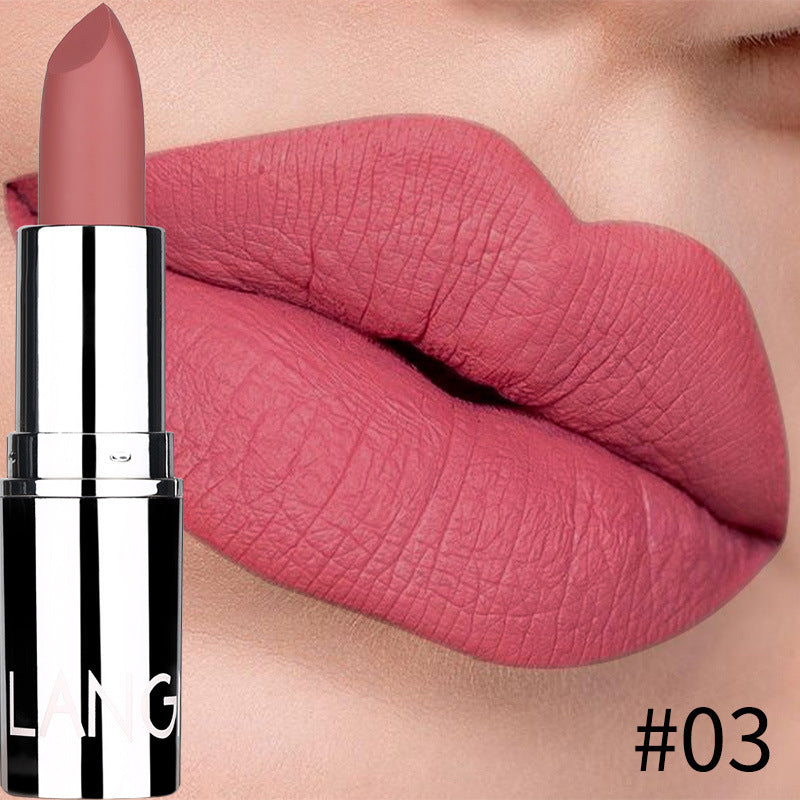 Moisturizing matte lipstick