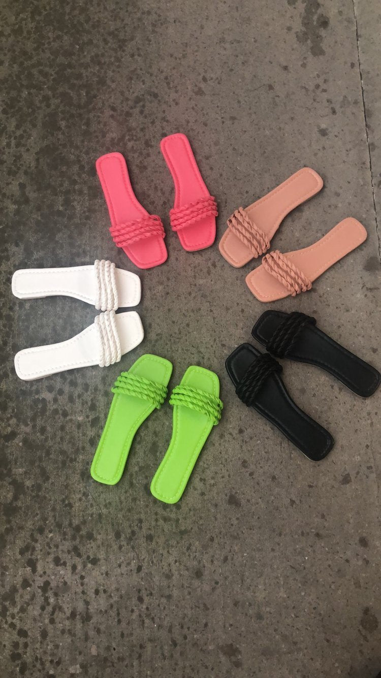 Ladies Go Out Wearing Candy-colored Party Slippers