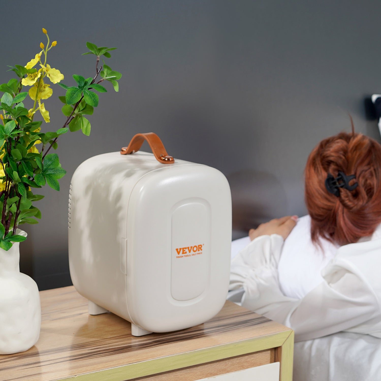 Vevor Mini Fridge, 4 L 6 Can Cute Makeup Fridge For Cosmetics Beverage Fruit Milk, Tiny Refrigerator For Bedroom Office Dorm Desk Car, ETL Certified, White