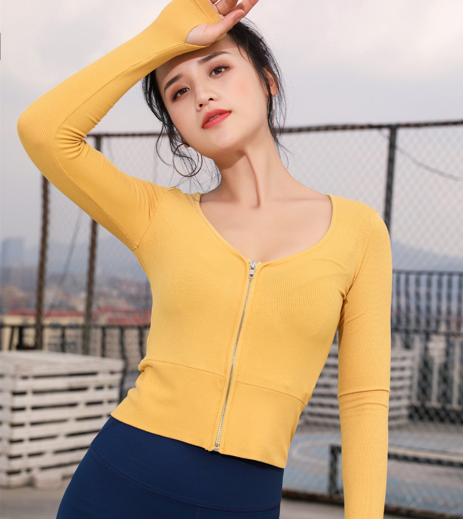 Long Sleeve Running Retro Sexy Female Fitness Exercise Outside